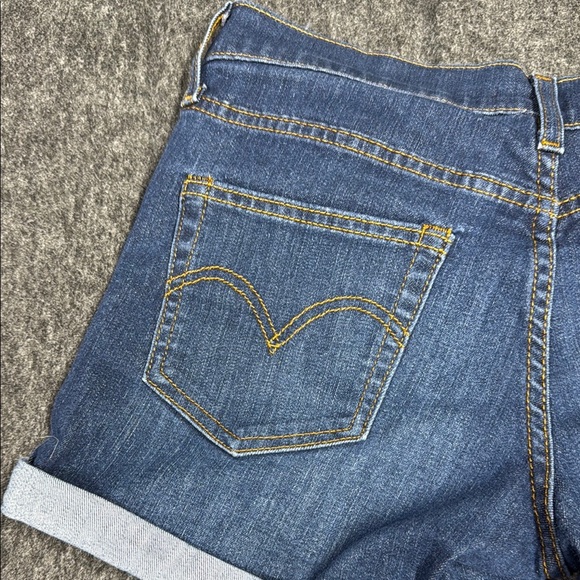 Levi’s Blue Jean Shorts with Rolled Cuffs and Mid-Rise Waist - Picture 5 of 7